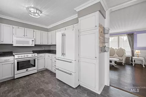 Kitchen - 2007 Ripon Ave, Lewiston, ID 83501 photo 3 of 3