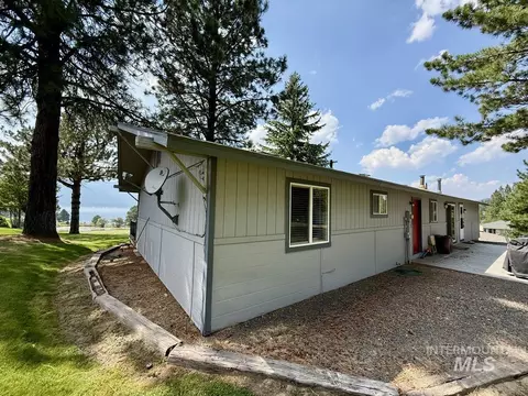Exterior - 110 Lakeshore Dr, Cascade, ID 83611 photo 5 of 6