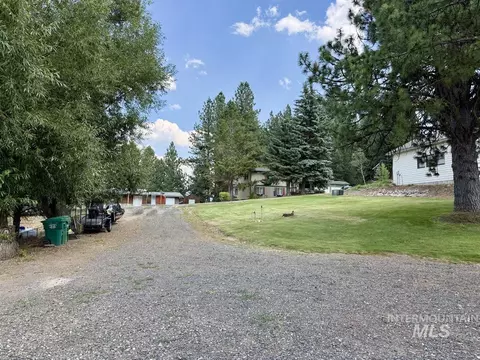 Exterior - 110 Lakeshore Dr, Cascade, ID 83611 photo 3 of 6