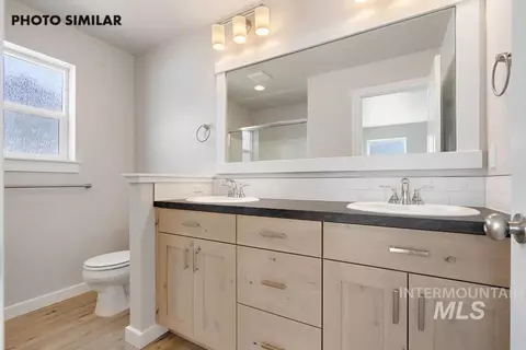 Bath - 1375 Solstice St, Weiser, ID 83672 photo 1 of 3