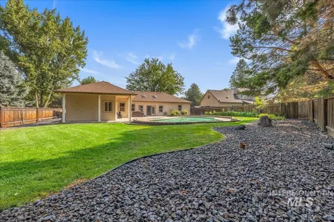 Exterior - 1731 E Myrtle Beach Ct, Eagle, ID 83616 photo 10 of 14
