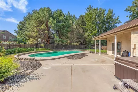 Exterior - 1731 E Myrtle Beach Ct, Eagle, ID 83616 photo 6 of 14