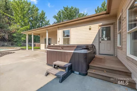Exterior - 1731 E Myrtle Beach Ct, Eagle, ID 83616 photo 5 of 14