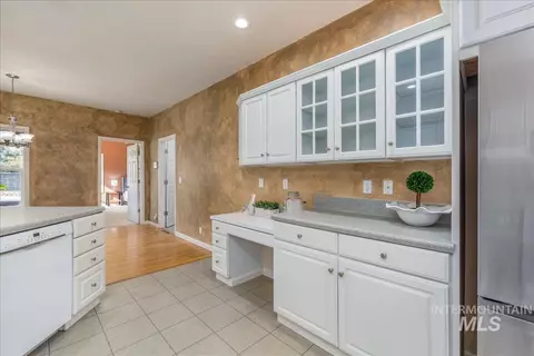 Kitchen - 1731 E Myrtle Beach Ct, Eagle, ID 83616 photo 4 of 4