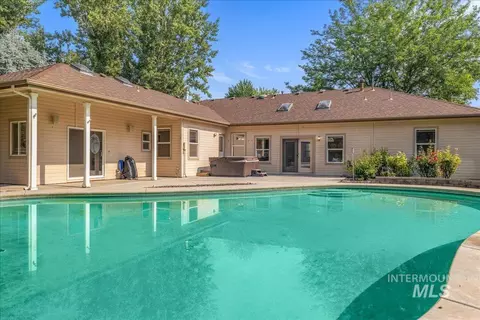 Exterior - 1731 E Myrtle Beach Ct, Eagle, ID 83616 photo 9 of 14