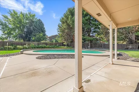 Exterior - 1731 E Myrtle Beach Ct, Eagle, ID 83616 photo 12 of 14