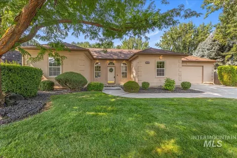 Exterior - 1731 E Myrtle Beach Ct, Eagle, ID 83616 photo 2 of 14