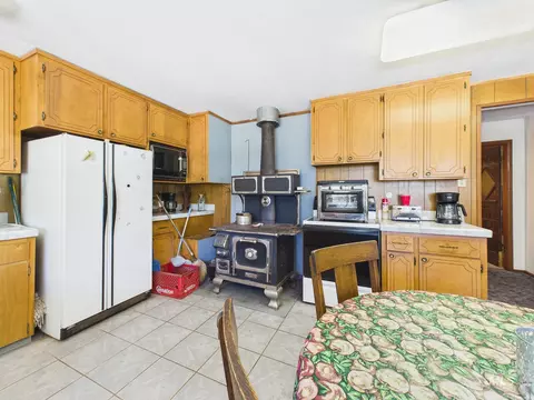 Kitchen - 17 Lem Ct, Cascade, ID 83611 photo 4 of 7