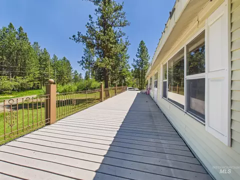 Exterior - 17 Lem Ct, Cascade, ID 83611 photo 3 of 6