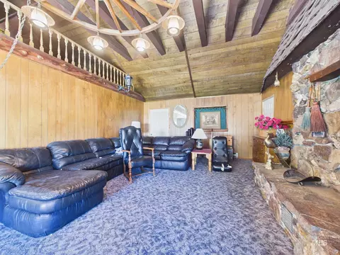 Living - 17 Lem Ct, Cascade, ID 83611 photo 5 of 6