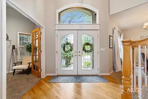 Entry Way - 552 E River Quarry Ct, Eagle, ID 83616 photo 5 of 6