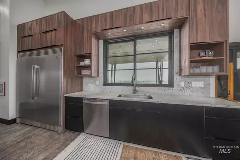 Kitchen - 1150 Pleasant View Dr, Weiser, ID 83672 photo 4 of 6