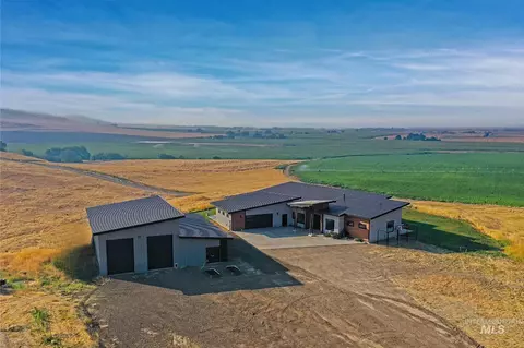 Exterior - 1150 Pleasant View Dr, Weiser, ID 83672 photo 7 of 8