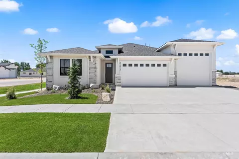 Exterior - 360 N Hunter Creek Ave, Eagle, ID 83616 photo 4 of 6