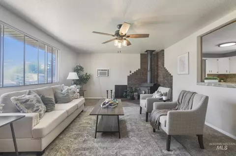 Living - 207 Sage St, Kimberly, ID 83341 photo 1 of 3