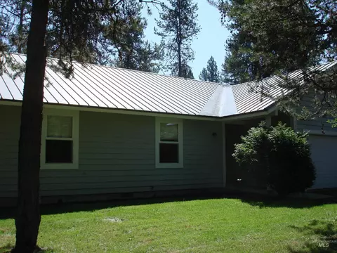 Exterior - 628 Syringa Dr, Mccall, ID 83638 photo 8 of 17