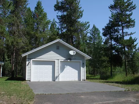 Exterior - 628 Syringa Dr, Mccall, ID 83638 photo 3 of 17