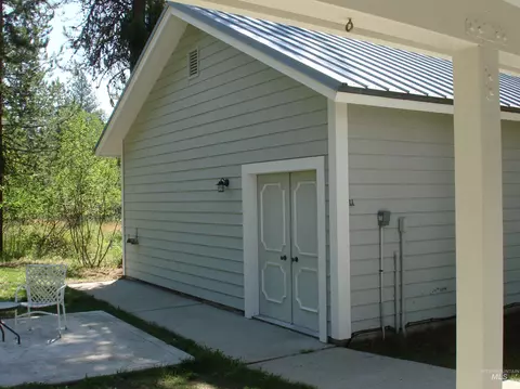 Exterior - 628 Syringa Dr, Mccall, ID 83638 photo 14 of 17