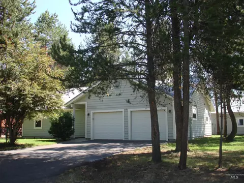 Exterior - 628 Syringa Dr, Mccall, ID 83638 photo 5 of 17