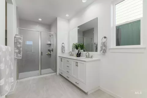 Bath - 2060 N Honalee Ave, Eagle, ID 83616 photo 1 of 1