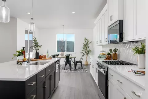 Kitchen - 2060 N Honalee Ave, Eagle, ID 83616 photo 3 of 3