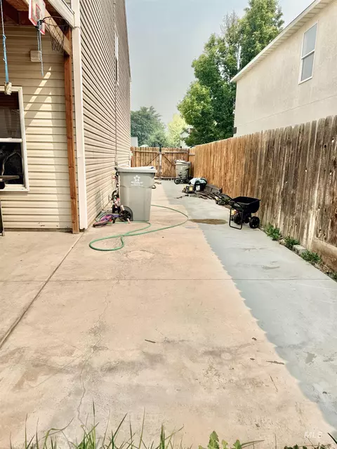 Exterior - 12891 Adelaide, Caldwell, ID 83607 photo 3 of 3