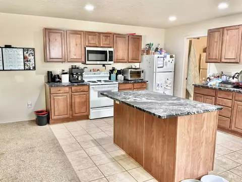 Kitchen - 12891 Adelaide, Caldwell, ID 83607 photo 2 of 3
