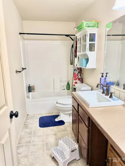 Bath - 12891 Adelaide, Caldwell, ID 83607 photo 5 of 5