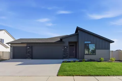 3741 E White Plains St, Nampa, ID 83686