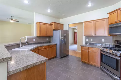 Kitchen - 974 E Switchback Dr, Meridian, ID 83646 photo 1 of 3
