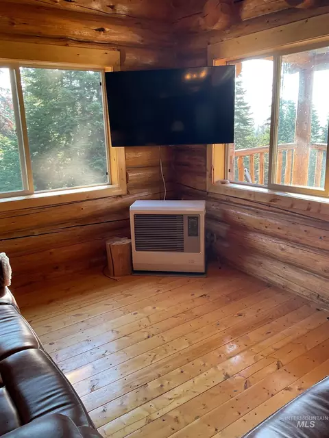 Living - 625 Rhett Creek Rd, Dixie, ID 83525 photo 1 of 1