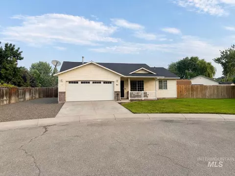 912 S Chestnut St, Nampa, ID 83686