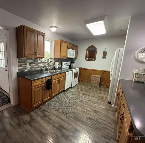 Kitchen - 1624 Birch Ave, Lewiston, ID 83501 photo 3 of 4