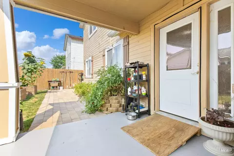 Exterior - 916 Graycliff Dr, Caldwell, ID 83607 photo 5 of 5