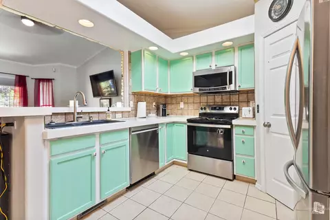Kitchen - 916 Graycliff Dr, Caldwell, ID 83607 photo 1 of 2