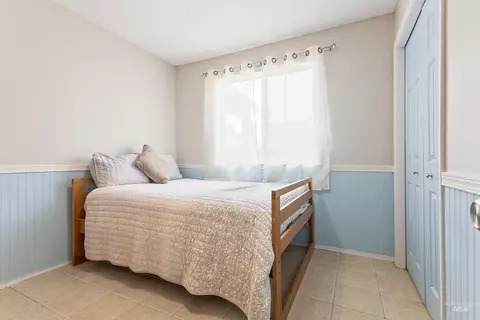 Bedroom - 916 Graycliff Dr, Caldwell, ID 83607 photo 2 of 3