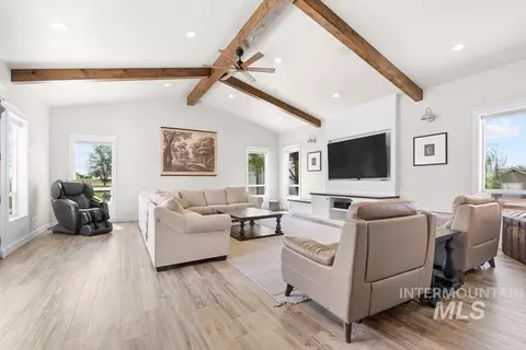 Living - 23800 Breyer Rd, Caldwell, ID 83607 photo 1 of 5
