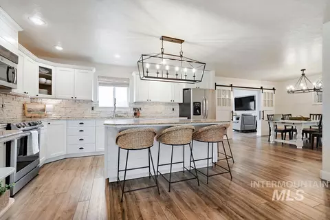 Kitchen - 23800 Breyer Rd, Caldwell, ID 83607 photo 3 of 3