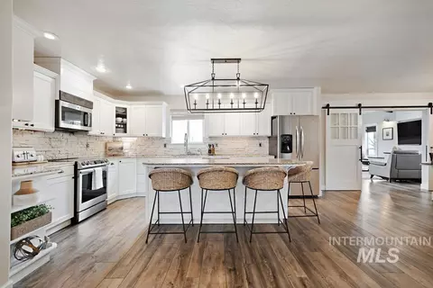 Kitchen - 23800 Breyer Rd, Caldwell, ID 83607 photo 2 of 3