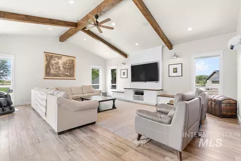 Living - 23800 Breyer Rd, Caldwell, ID 83607 photo 4 of 5