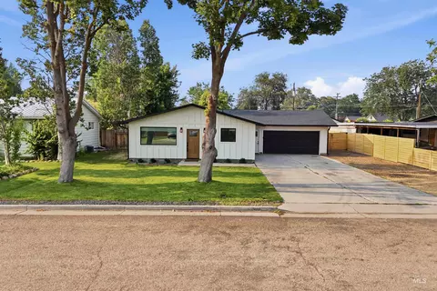 1817 Willow St, Caldwell, ID 83605
