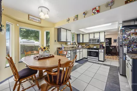 Kitchen - 2345 Longbow Dr, Twin Falls, ID 83301 photo 4 of 4