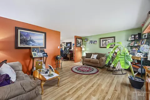 Living - 2345 Longbow Dr, Twin Falls, ID 83301 photo 2 of 2
