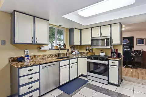 Kitchen - 2345 Longbow Dr, Twin Falls, ID 83301 photo 1 of 4