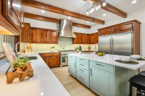 Kitchen - 1674 S Water Leaf Ave, Eagle, ID 83616 photo 2 of 8