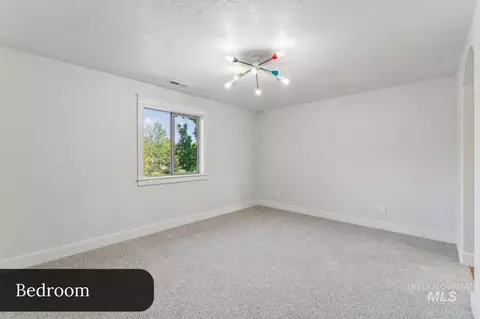Bedroom - 1674 S Water Leaf Ave, Eagle, ID 83616 photo 4 of 5