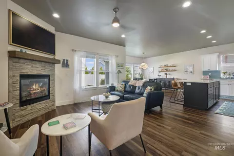 Living - 973 Birchton Loop, Twin Falls, ID 83301 photo 1 of 2