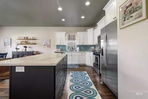 Kitchen - 973 Birchton Loop, Twin Falls, ID 83301 photo 3 of 4