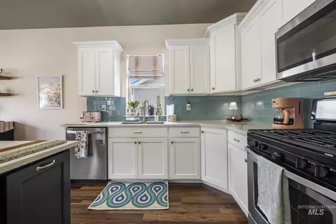 Kitchen - 973 Birchton Loop, Twin Falls, ID 83301 photo 4 of 4