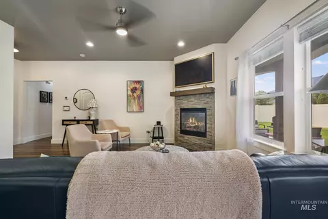 Living - 973 Birchton Loop, Twin Falls, ID 83301 photo 2 of 2